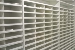 Warehouse shelving dividers