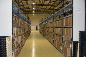Longspan shelving for boxes