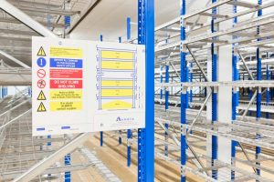 Longspan warehouse shelving