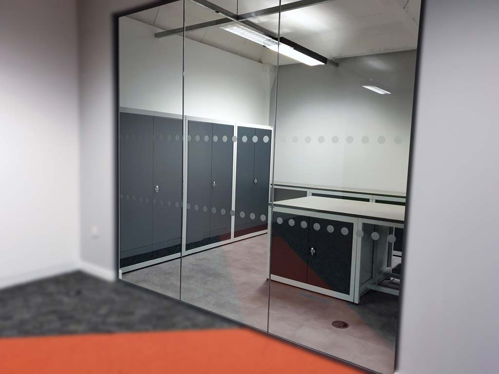 Workshop Storage Equipment with glass partition