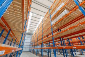 Adjustable pallet racking