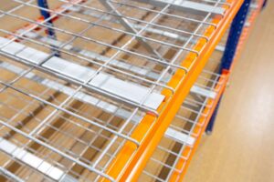 Mesh deck in shelving