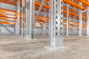 Pallet racking leg