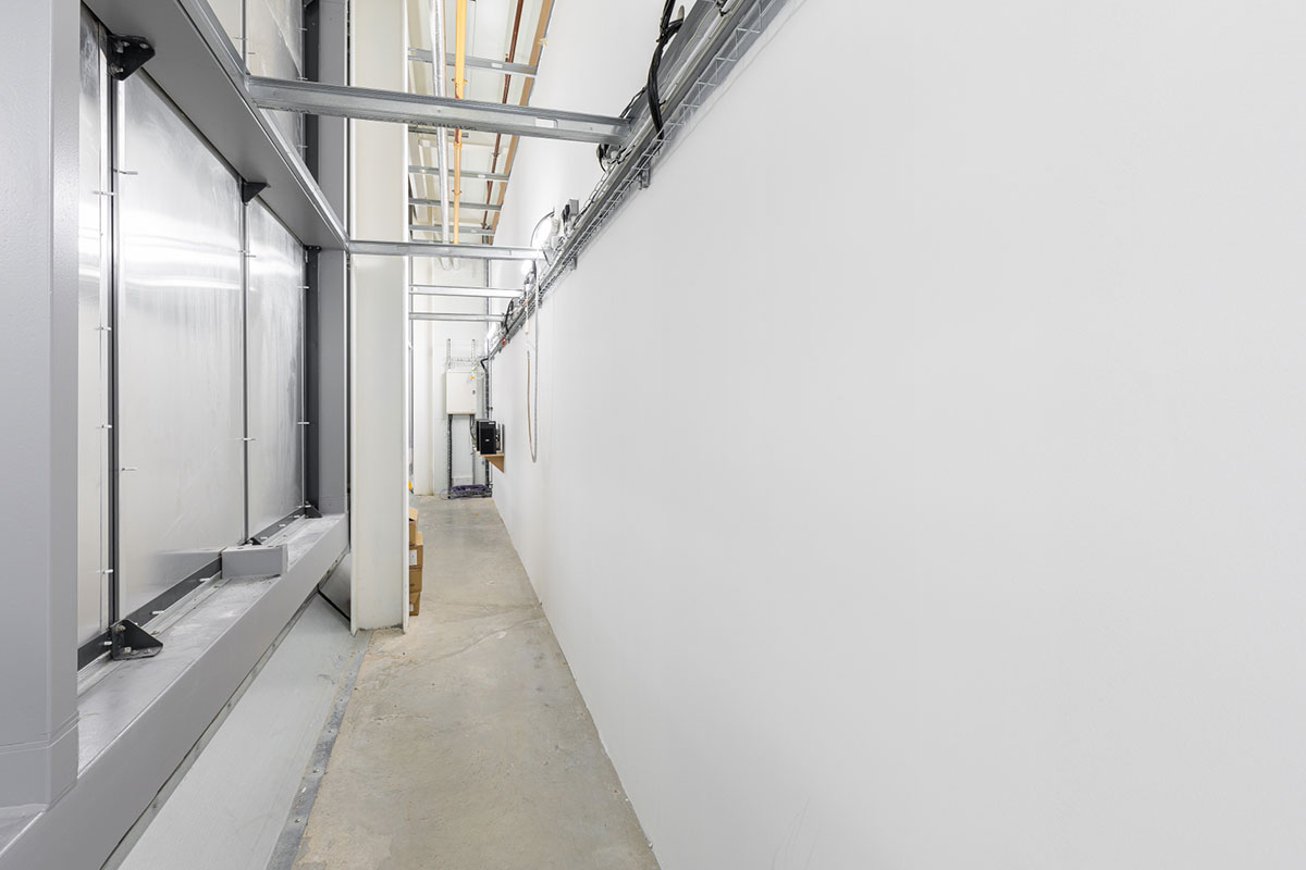 Jumbo stud access wall