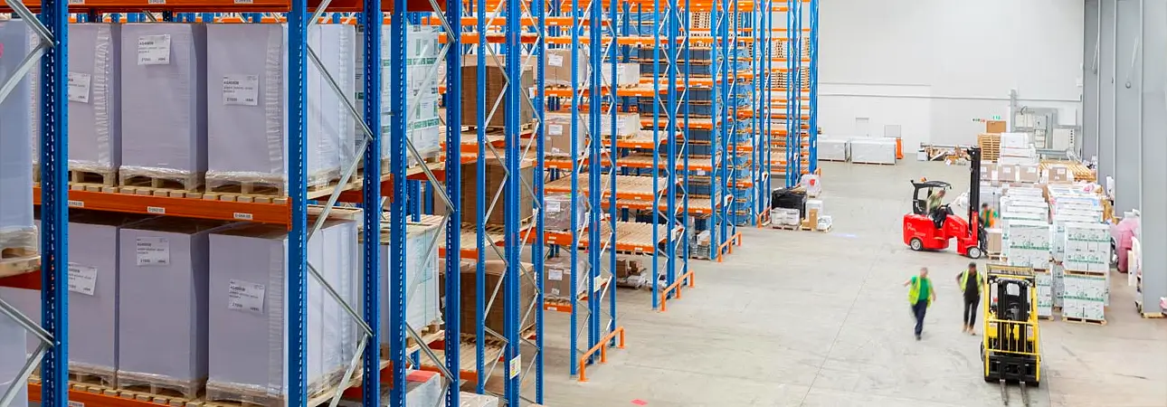 Benefits of Avanta as Your Principal Contractor - Avanta UK Large pallet racking installation in warehouse